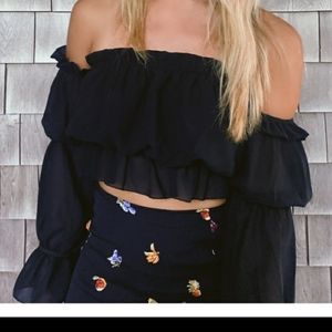 PrettyLittleThing off the shoulder crop black
